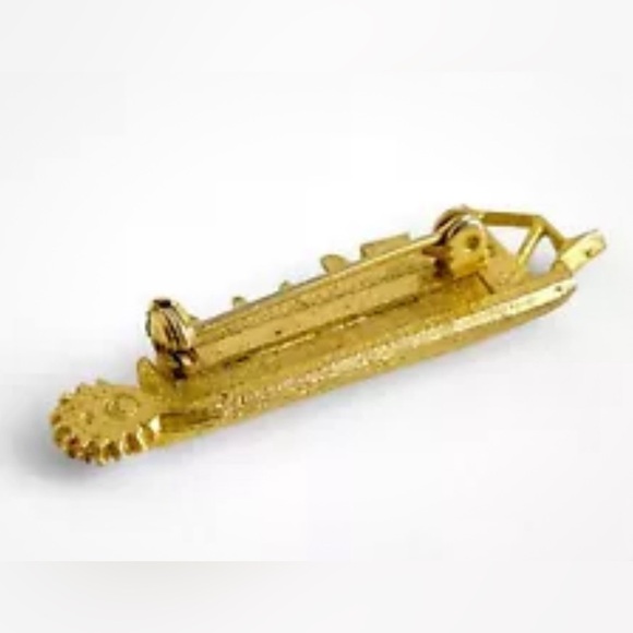🎉HP🎉 Vintage Gold Tone Stamped Metal Steamboat Riverboat Brooch Pin - Picture 2 of 2